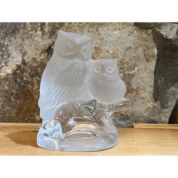 Frosted & Clear Glass Two Owls sitting on branch. Birds. Shelf Decor.Paperweight - Picture 5 of 11